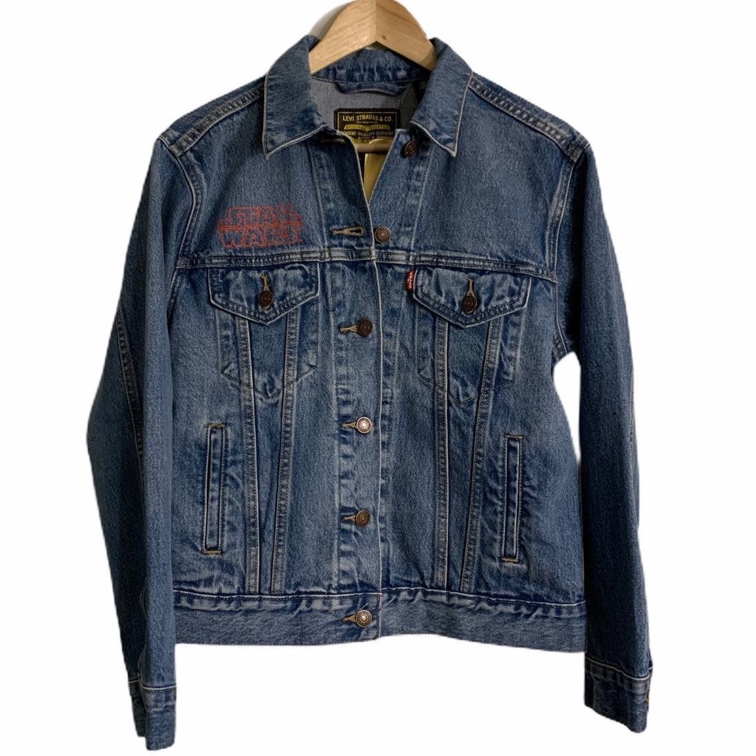 Details about NEW Levi's Star Wars R2-D2 Denim Jacket WOMENS Medium Ex Boyfriend Trucker $89.5 Details about NEW Levi's Star Wars R2-D2 Denim Jacket WOMENS Medium Ex Boyfriend Trucker $89.5